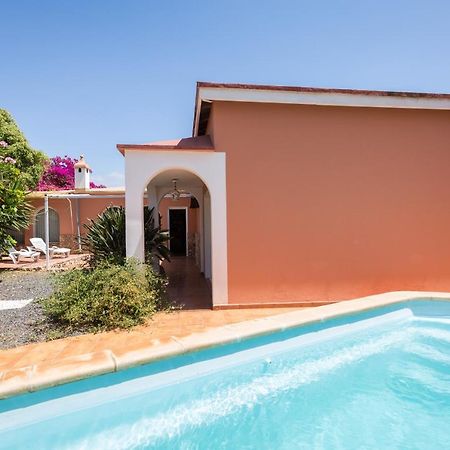 Home2Book Quiet Villa With Private Pool Triquivijate Exterior foto