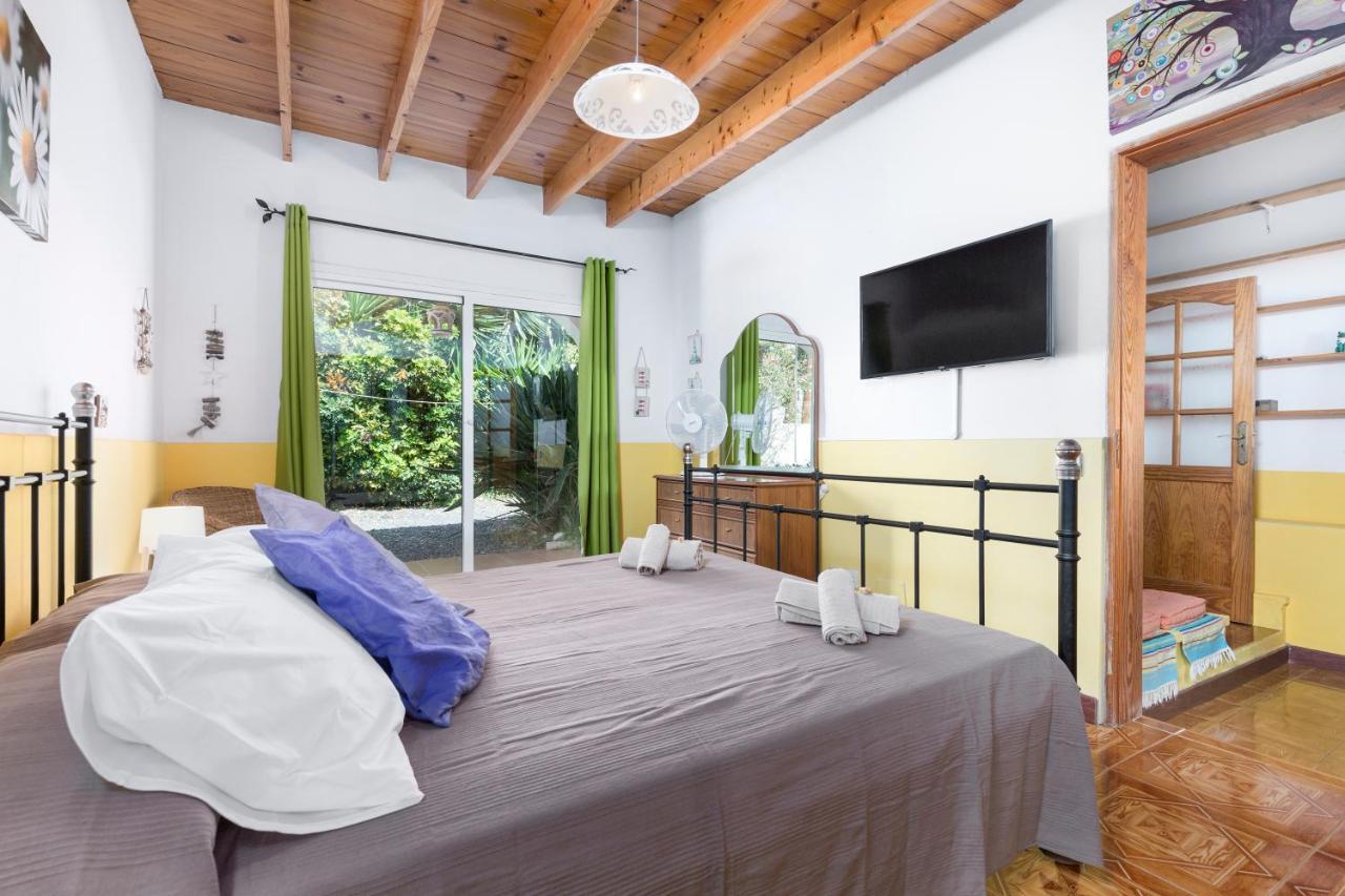 Home2Book Quiet Villa With Private Pool Triquivijate Exterior foto