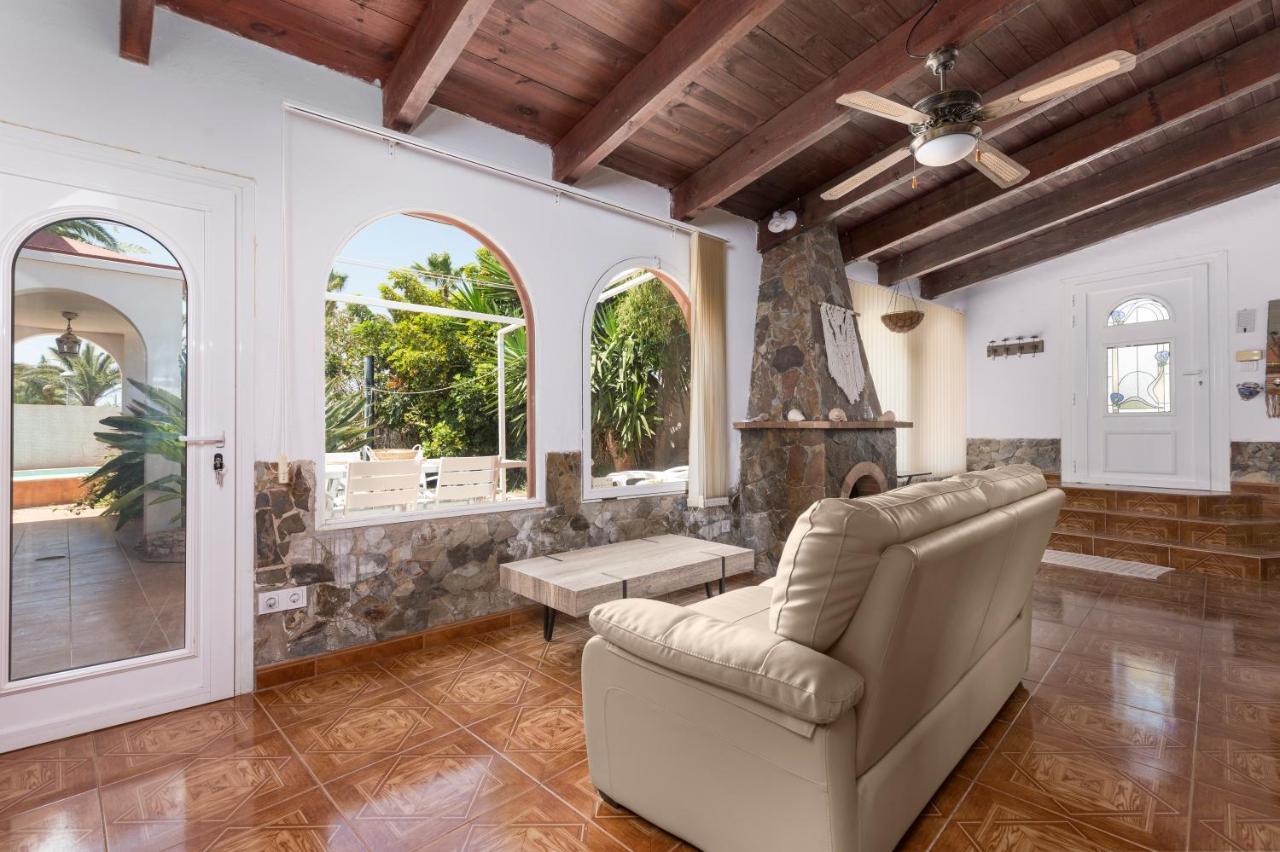 Home2Book Quiet Villa With Private Pool Triquivijate Exterior foto