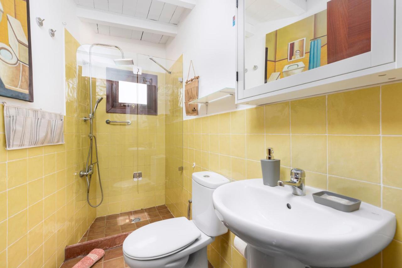 Home2Book Quiet Villa With Private Pool Triquivijate Exterior foto