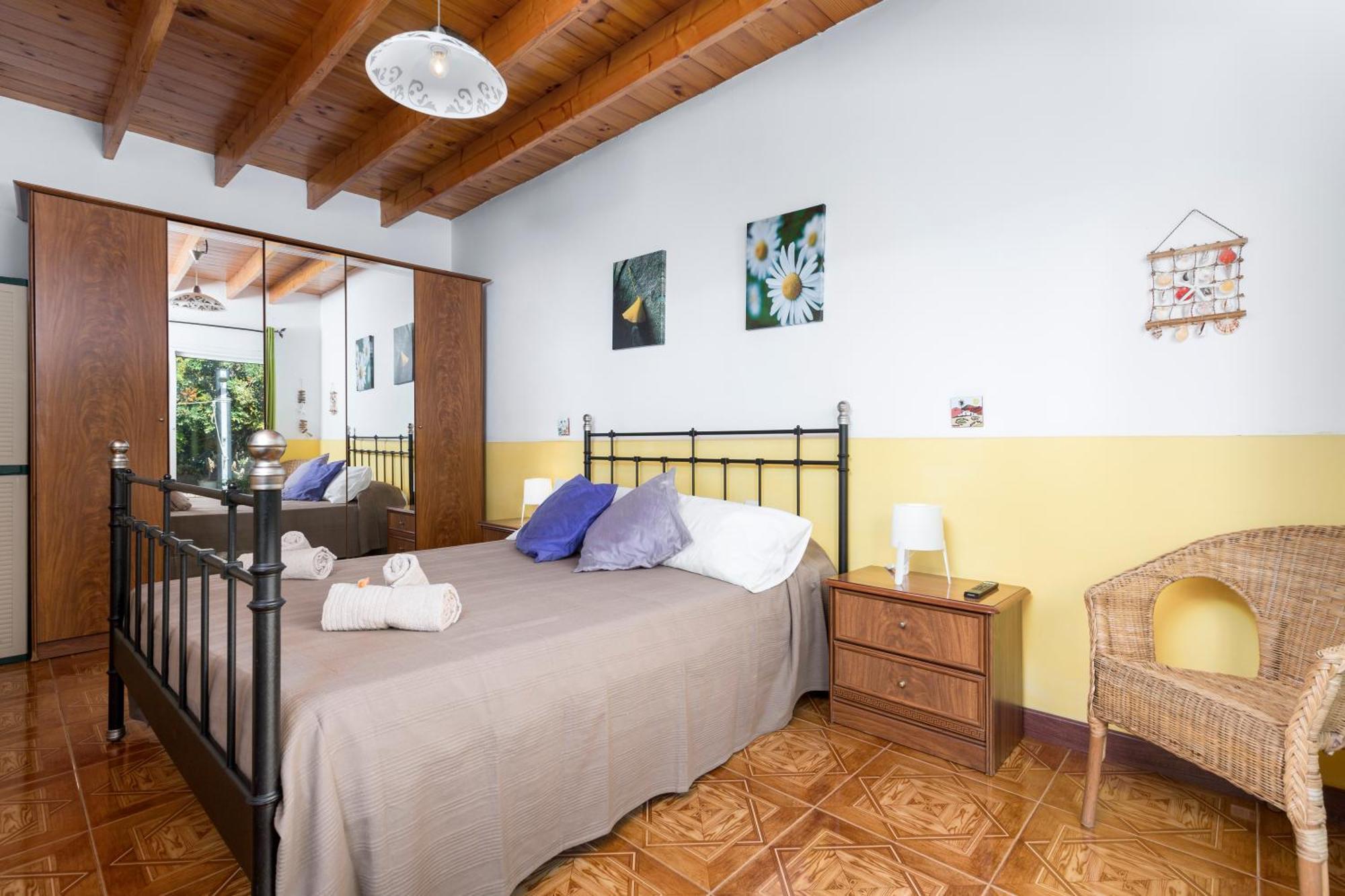 Home2Book Quiet Villa With Private Pool Triquivijate Exterior foto
