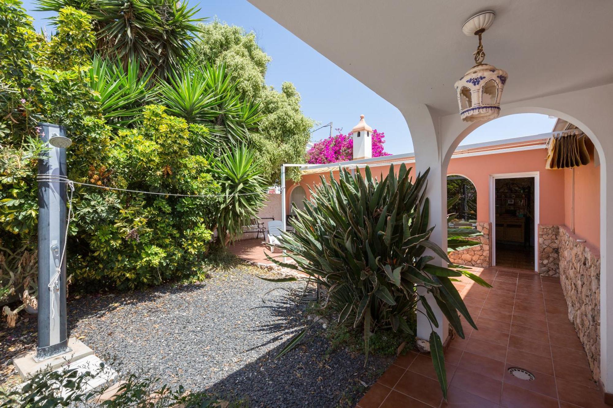 Home2Book Quiet Villa With Private Pool Triquivijate Exterior foto